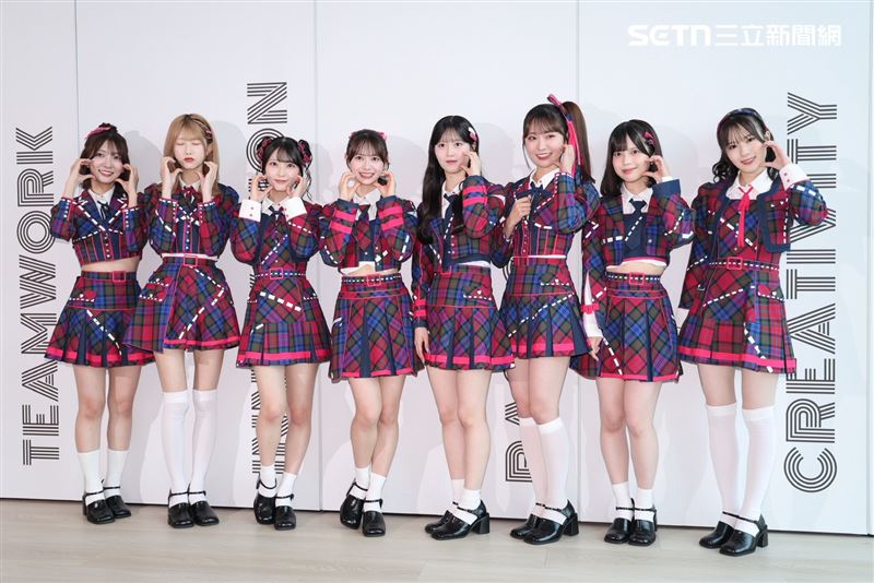 日本超人氣女團AKB48來台,工藤華純(左起)、千葉恵里、佐藤綺星、伊藤百花、八木愛月、山内瑞葵、川村結衣、橋本恵理子。(圖/記者鄭孟晃攝影)