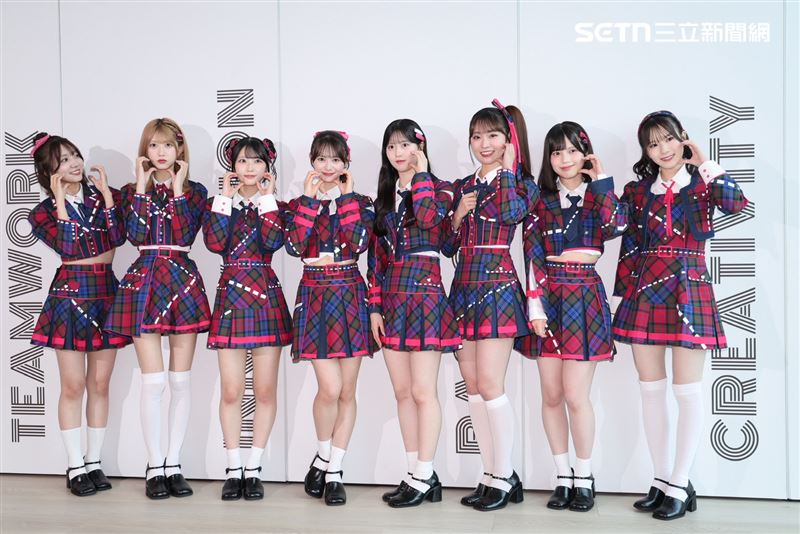 日本超人氣女團AKB48來台,工藤華純(左起)、千葉恵里、佐藤綺星、伊藤百花、八木愛月、山内瑞葵、川村結衣、橋本恵理子。(圖/記者鄭孟晃攝影)