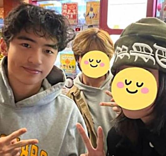 Lucas被不少網友認為,氣質神似男神金城武。(圖/翻攝自微博)