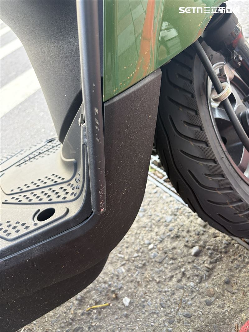 北市李姓機車騎士與呂姓計程車司機發生行車糾紛。（圖／翻攝畫面）