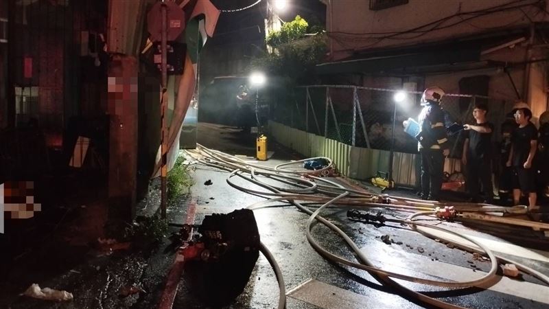 台北市北投區,在Google評論區擁有4.2顆星的「林家排骨」昨晚(28日)驚傳火災氣爆。(圖/翻攝畫面)