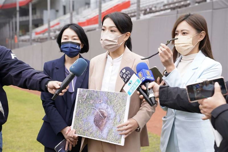 楊玲宜說,新竹市長高虹安欠林智堅前市長與竹市府同仁一個道歉。(圖/翻攝自楊玲宜臉書)