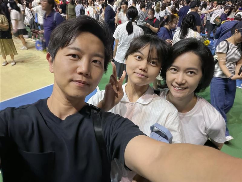 張世賢女兒考上法律系。(圖/翻攝自張世賢臉書)
