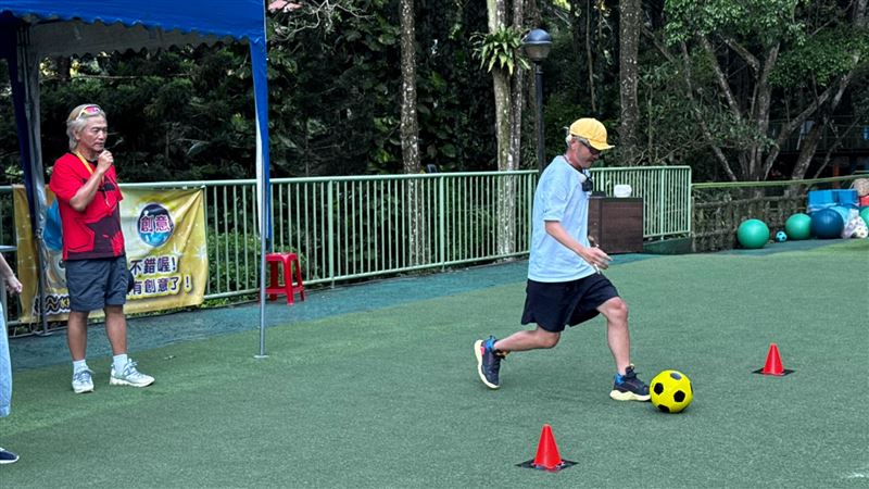 玩很大廝殺內鬥　KID遭圍剿暴走飆罵