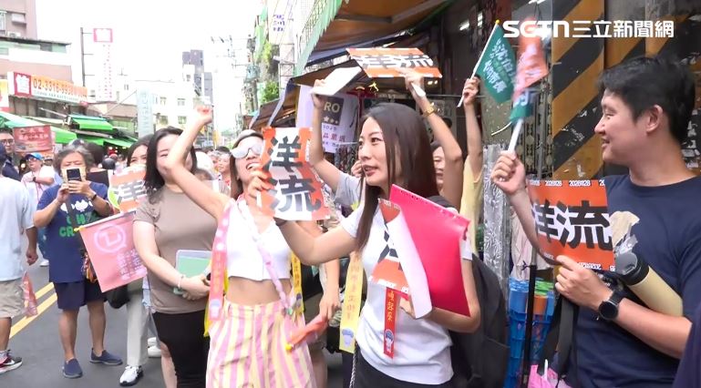 沈伯洋東湖五分市場拜票（圖／翻攝畫面）