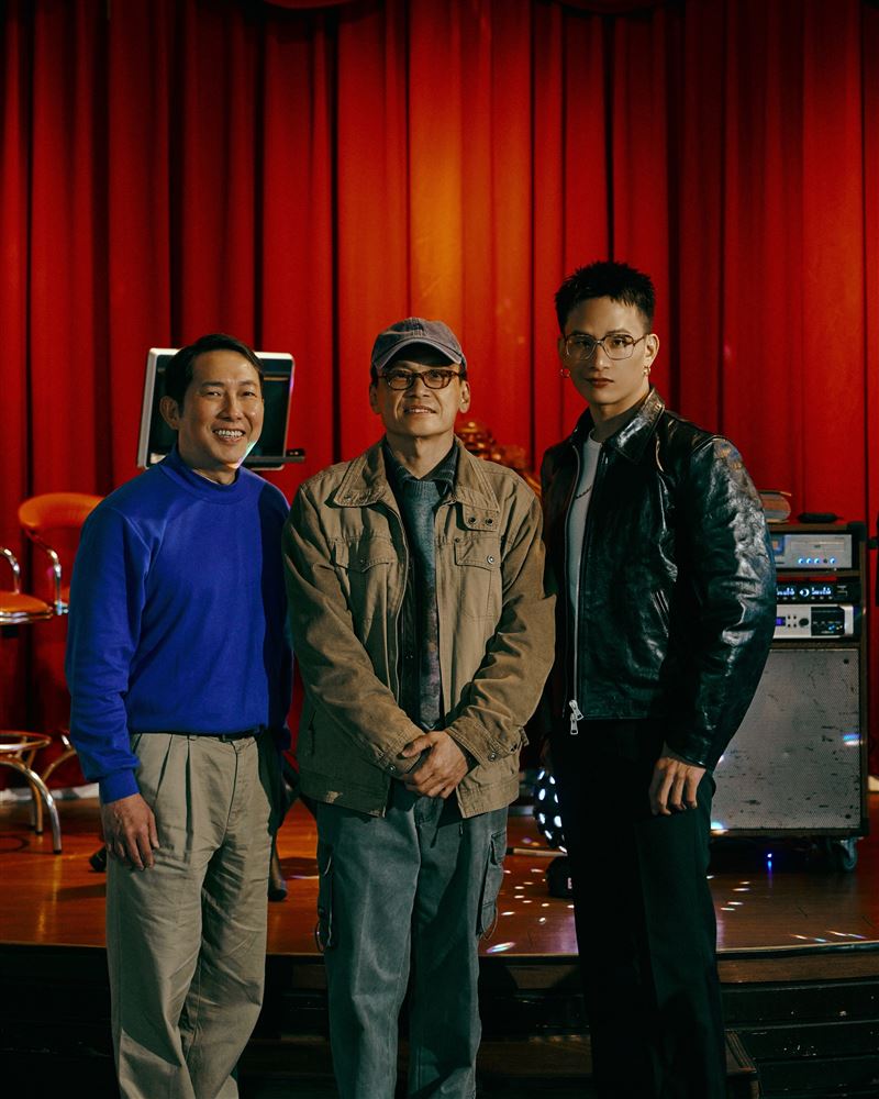 黃奇斌力邀影帝合作MV,金馬影帝陳以文(中)、金鐘視帝屈中恆(左)重磅出演。(圖/環球音樂提供)
