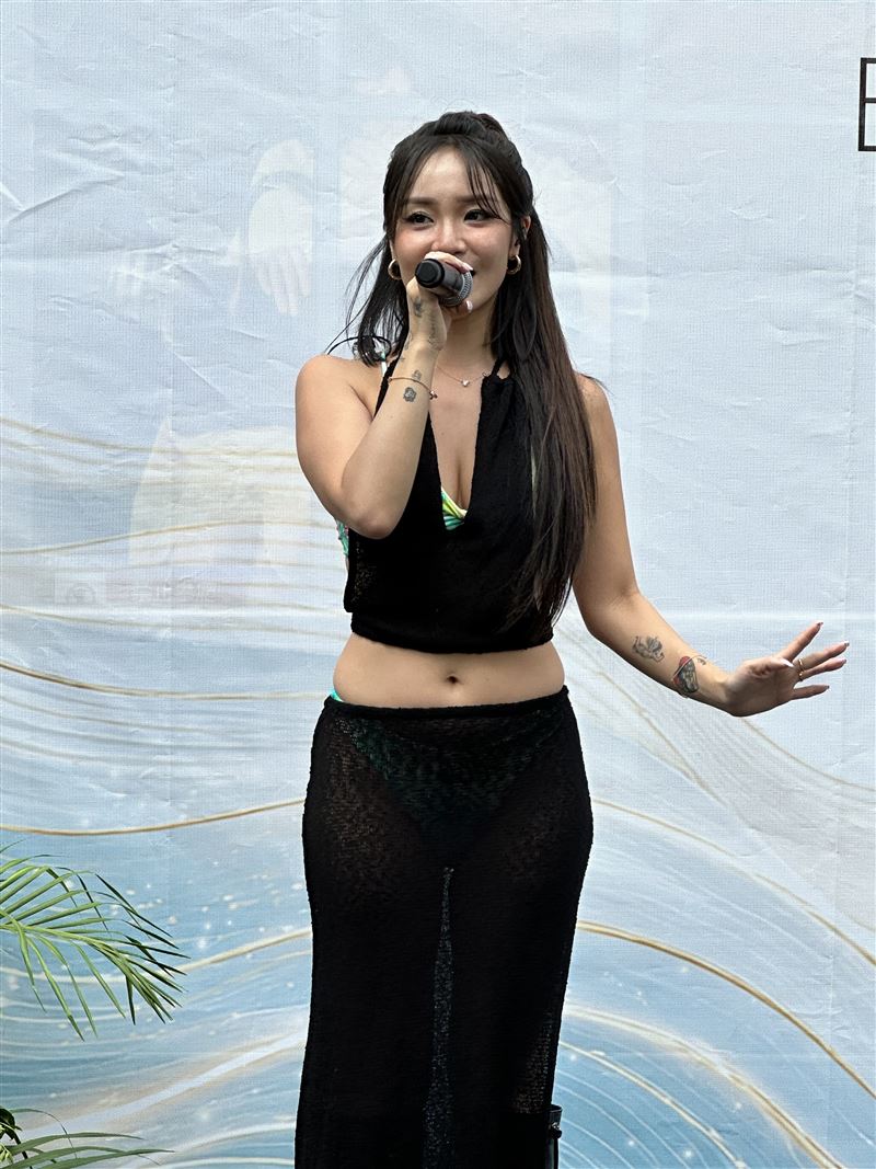 陳芳語不僅宣布將和品牌共同推出聯名歌曲，也大方分享與男友甜蜜的日常生活。（圖／記者陳柏良攝影）