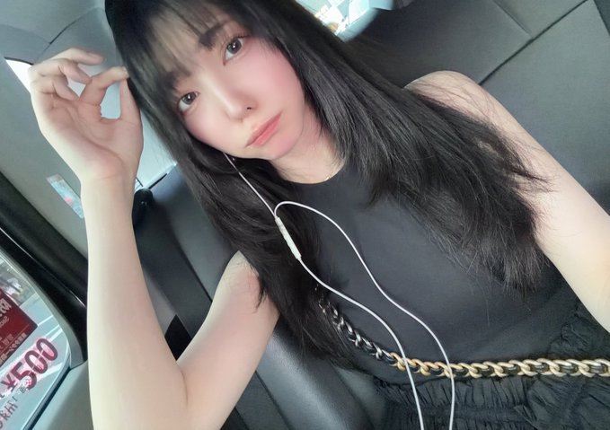 紫堂留衣8歲時在路上被星探發掘。（圖／翻攝自X）