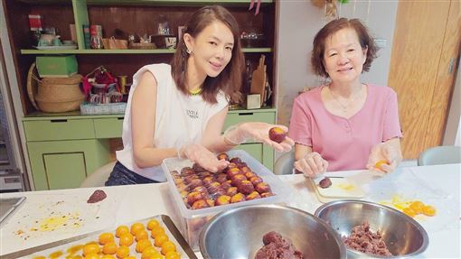 她靠甜點站起　憑「南洋味」入選500甜