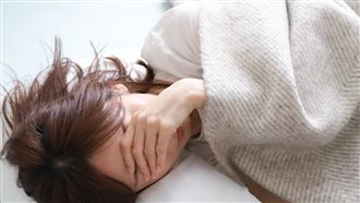 週末補眠也難救！醫揭睡少睡多都傷腦