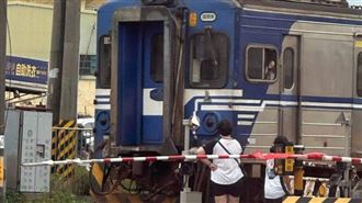 救愛犬母女竟闖平交道！區間車衝來急煞