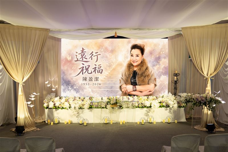 陳盈潔遺照面帶溫暖微笑。(圖/單程旅行社提供)