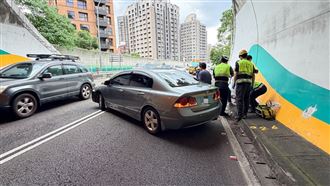 國3碧潭隧道口內線車鬼切　害3車連環撞