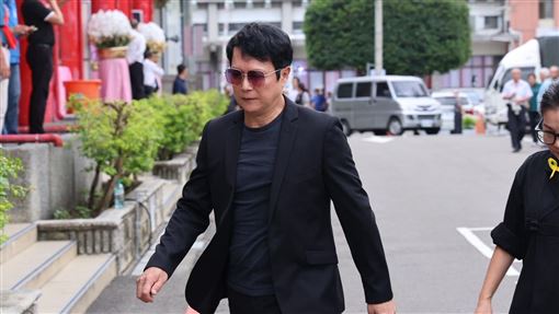 陳盈潔兒子現身　淚憶她病榻上最後身影