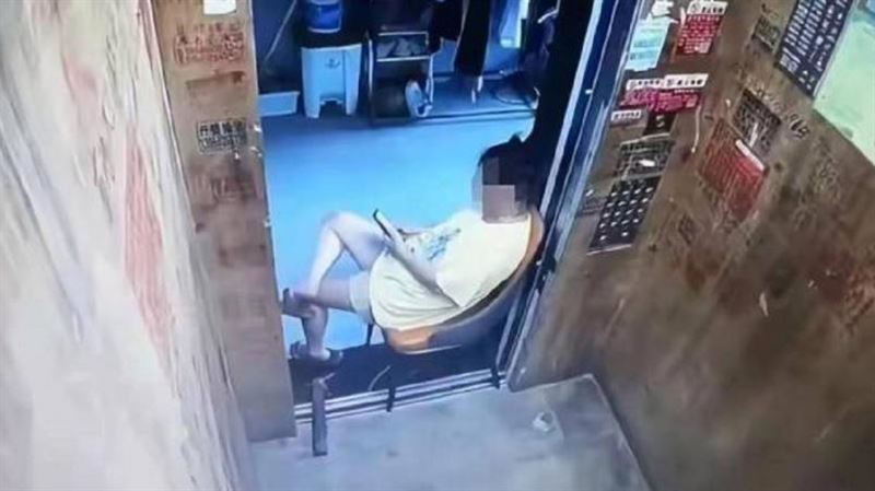 為吹免費冷氣！女子竟卡死住處電梯