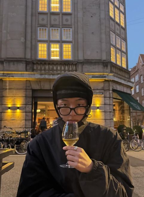 崔顯旭今天透過社群平台進行直播時明顯帶有醉意。(圖/翻攝自IG @_choiiii__)