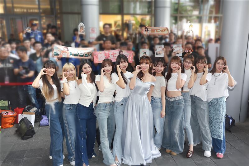 JOY、柔一、妮妮、Yovia、蚊子、米米、Nozomi、包子、詩詩及Chi醬等多位啦啦隊女神現身力挺。(圖/攝影龐文宏授權提供,未經同意請勿轉載)