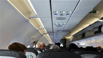 搭機上廁所大排長龍？空服員曝2時機不擠