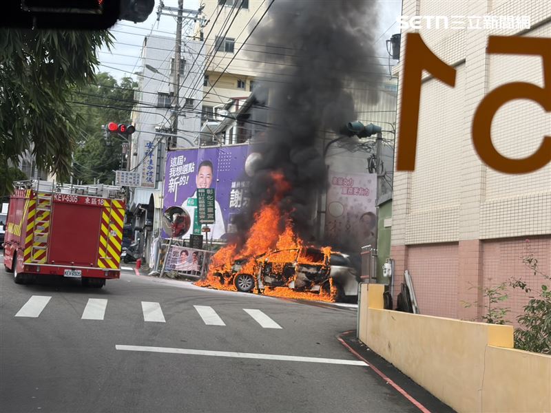 彰化市福山街和山中街的交叉路口,發生休旅車火燒車意外。(圖/翻攝畫面)