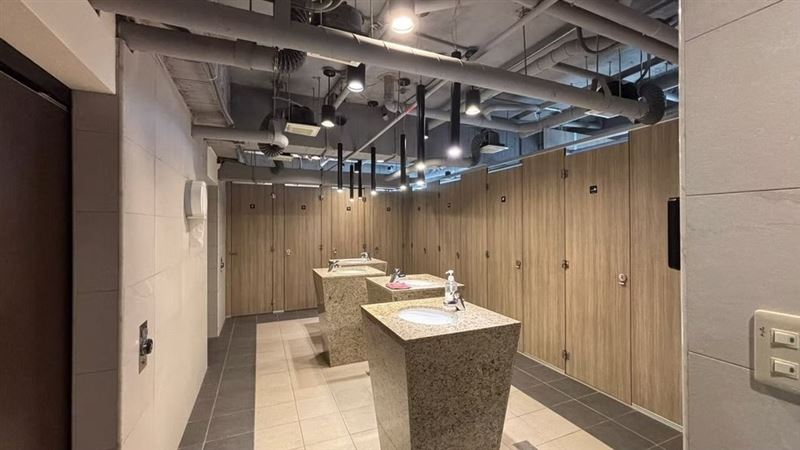吳思瑤說明,《新宿舍運動》是她2018年開始催生,2019年正式上路的全新政策。(圖/翻攝自新宿舍運動官網)