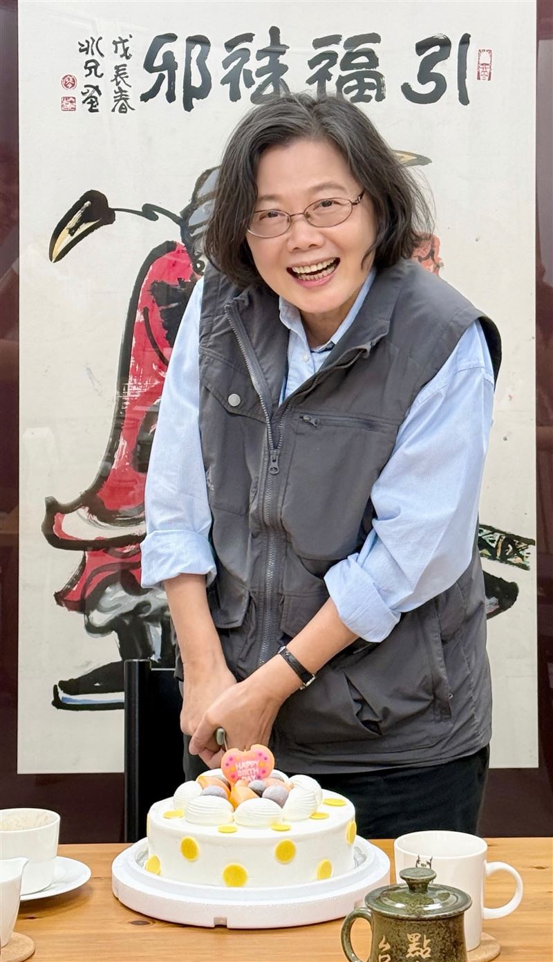 今(31)日是蔡英文70歲生日。(圖/翻攝自蔡英文Threads)