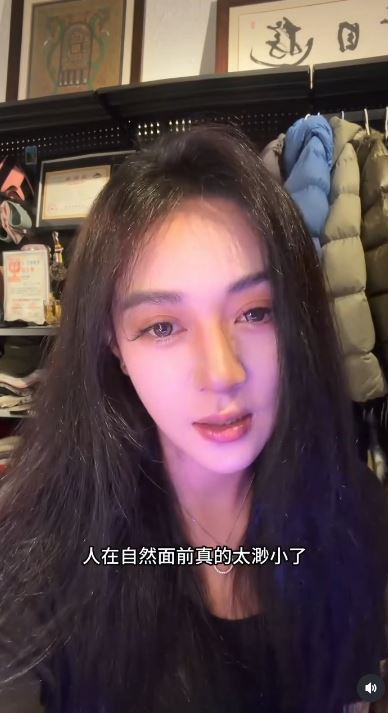 「末日山洪」奇蹟!中國女孩jiaqisky,在吉隆口岸準備健行,臨時改變行程躲過死劫,劫後餘生拍影片說「我還活著」4個字逼哭全網。(圖/翻攝自IG @jiaqisky1123)