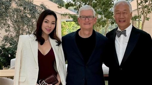 女球友風波燒2個月　曾馨瑩首同框郭台銘