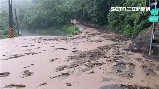 連夜豪雨炸台東！南迴公路多路段慘現泥流