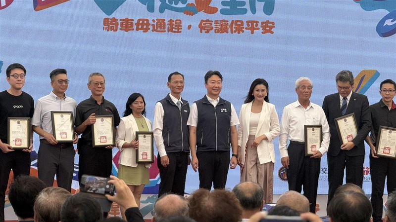 機車常用族交通零違規抽獎活動。(圖/記者李育道攝影)