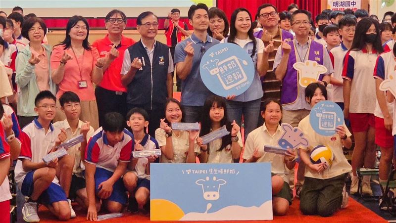 守護孩承諾！闕枚莎推鮮奶、免費營養午餐
