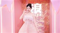 直播主Mina突發威　2.5小時吸金668萬