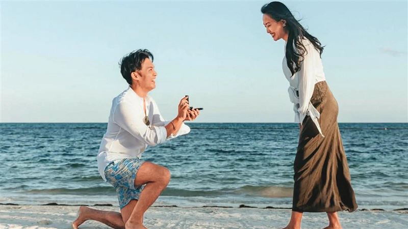 周杰倫御用音樂家　陳銳海灘求婚凱渥名模