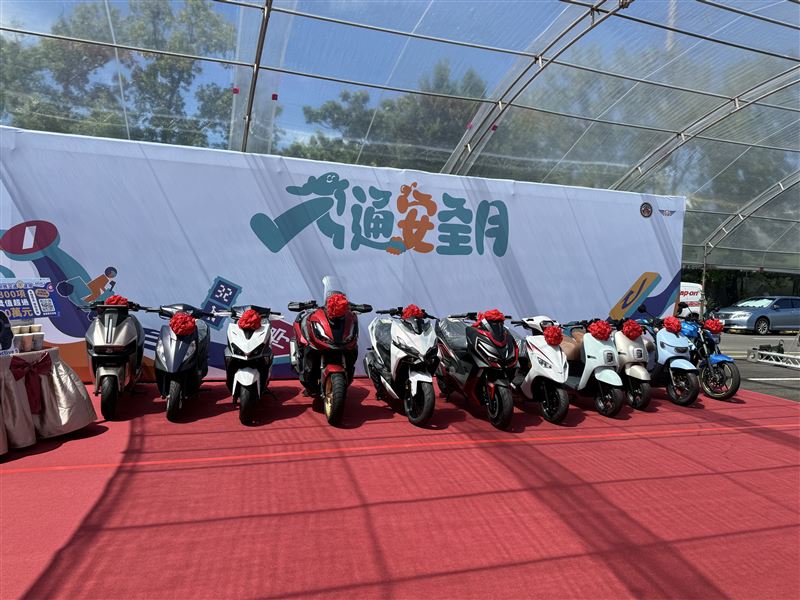 最大獎為價值約27萬8,000元的Honda ADV350大型重型機車。(圖/記者李育道攝影)