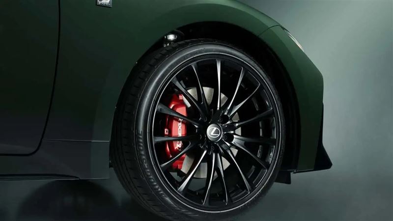 19吋BBS鍛造鋁圈。(圖/翻攝Lexus網站)