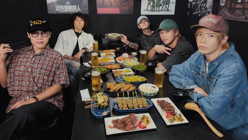 阿信昔為他們求1事　18年後成超大咖天團