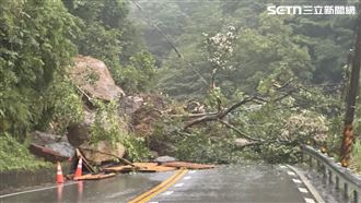 新／北宜公路落石坍方！雙向車流嚴重回堵
