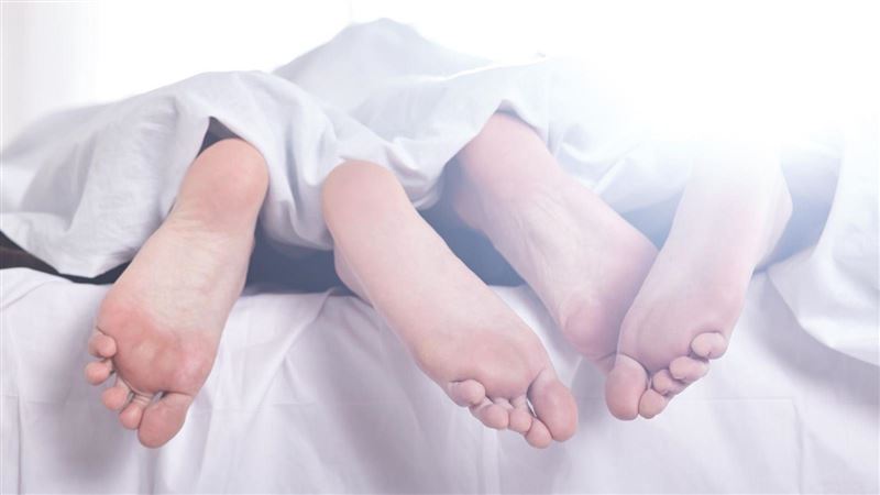 女兒偷嘗禁果押驗處女膜　醫一句話網讚爆
