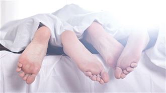 女兒偷嘗禁果押驗處女膜　醫一句話網讚爆