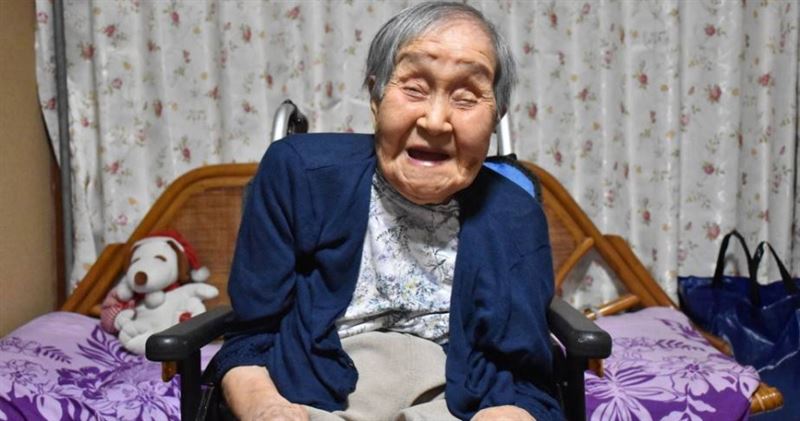 日本最高齡人瑞賀川滋子辭世,享嵩壽115歲。(圖/翻攝X)