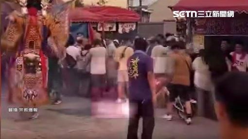 獨／桃園宮廟「鞭炮炸腳」驅趕遊客引眾怒