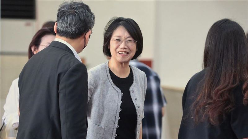 翁曉玲爆要求管制記者進出？本人急撇清