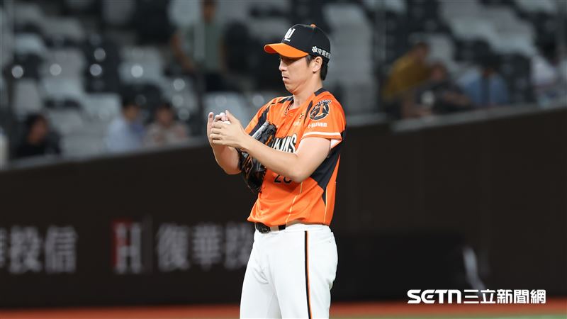 統一獅後援投手高塩將樹。(圖/記者劉彥池攝影)
