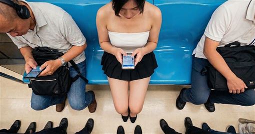 正妹搭捷運衣服走光！他提醒遭報警控性騷