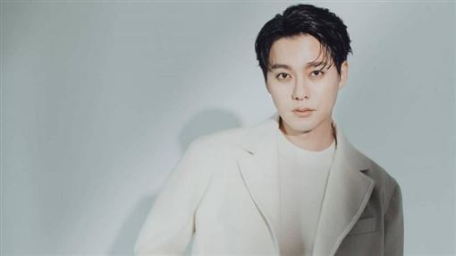 前一天求票看aespa　李唯楓謝恩疑買黃牛