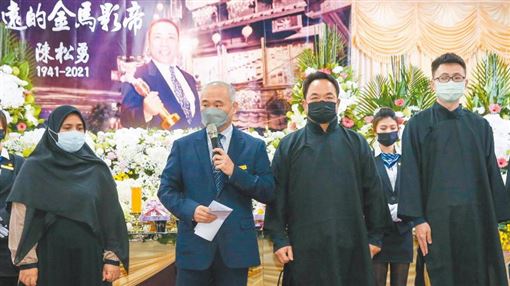 看護月領雙薪　霸氣影帝喊：家裡錢隨便花