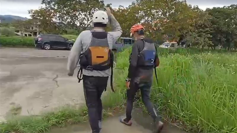 2名受困者皆意識清楚，無生命危險。（圖／翻攝畫面）