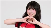 比YA突遭球迷比中指　啦啦隊女神洩心聲