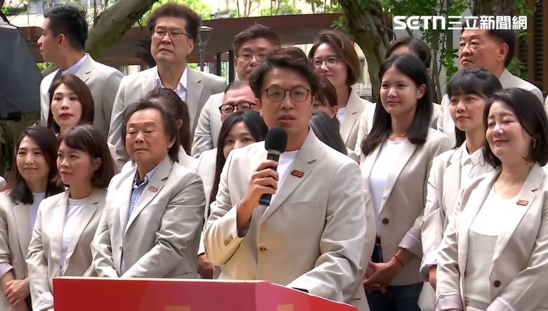 沈伯洋表示,許多人心灰意冷認為台北很難選,但「我們不要灰心,我們也不應該喪志。為什麼?因為我來了」。(圖/翻攝畫面)