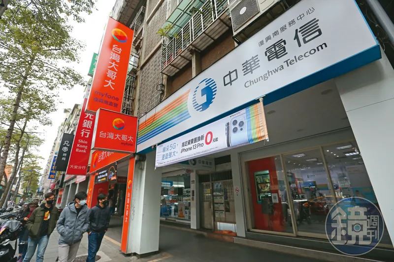 台灣大若能順利於今年與買下精誠,營收有望一舉超過中華電信