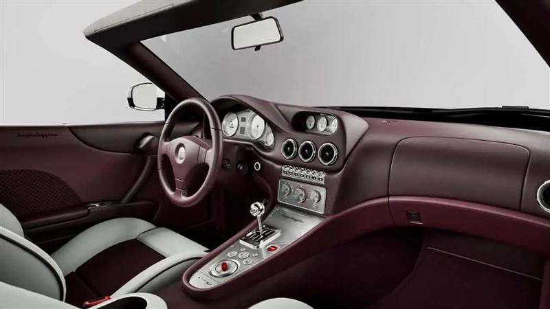 Veloce12 Aperta採用可拆式車頂。（圖／翻攝Touring Superleggera網站）